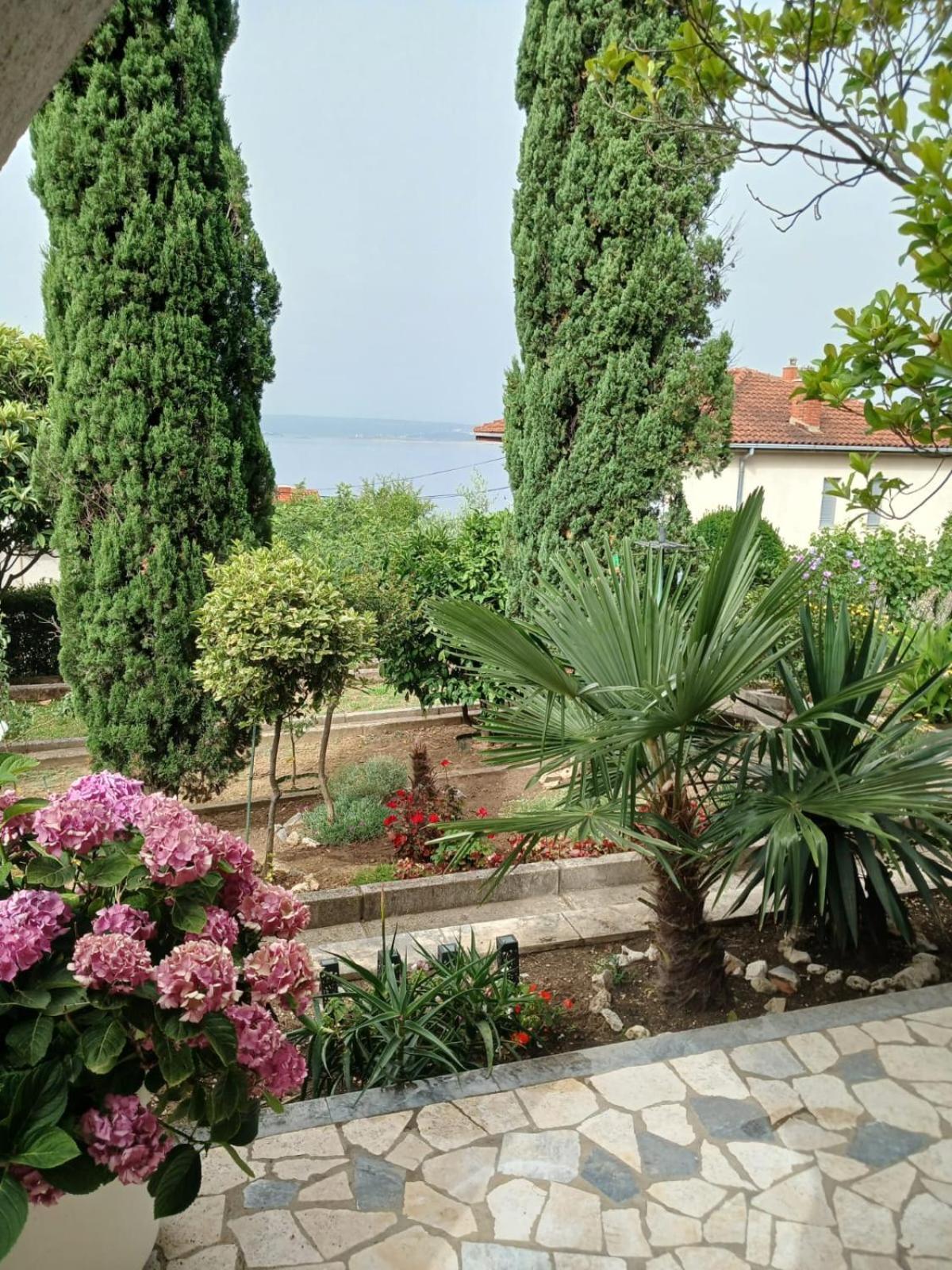 Lina * Crikvenica